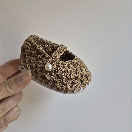 Sapatinho de crochê Mel