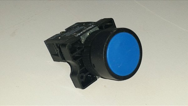 Botão de comando azul com bloco de contato