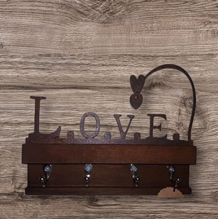 Porta-chaves de madeira e ferro "Love"