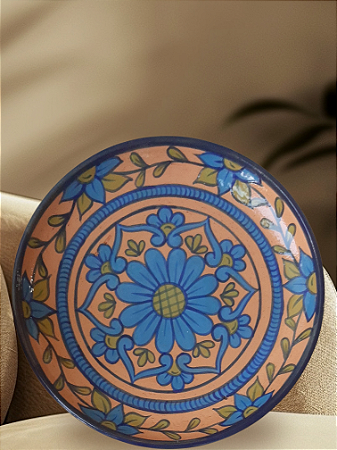 Prato de cerâmica pintado a mão