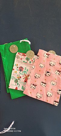 Saquinho de Pedras e Sementes