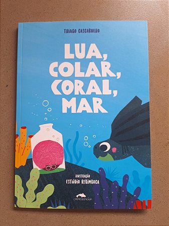 Livro Lua, Colar, Coral