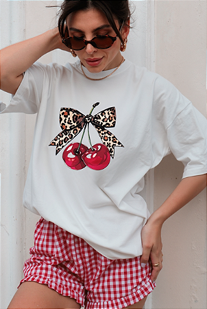 T-SHIRT OVERSIZED ESTAMPA LOCALIZADA CEREJA
