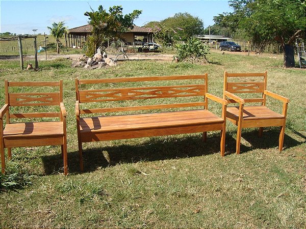 Conjunto com 2 poltronas(1 lugar) e 1 banco (3 lugares) - Em Peroba rosa
