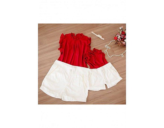 Short branco com blusa vermelha Clearance