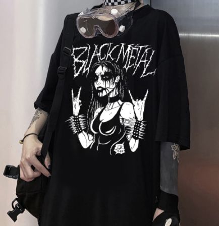 Camiseta BLACK METAL