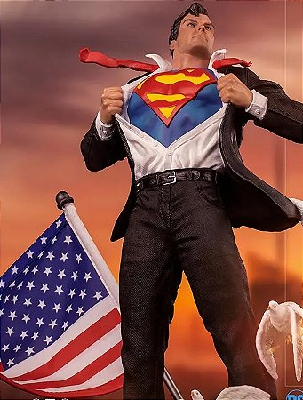 Estátua Clark Kent Deluxe - DC Comics - Art Scale 1/10 - Iron Studios