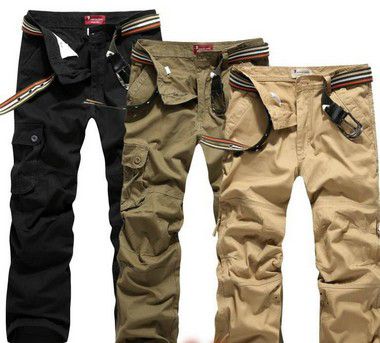 calça cargo com bolsos laterais