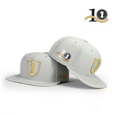 Boné Cinza e Dourado  RL 10 anos ⭐