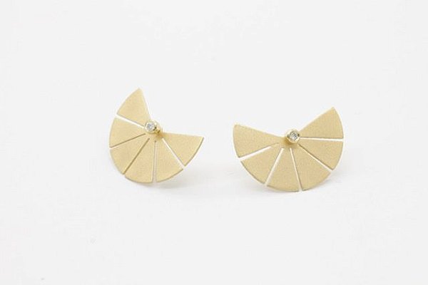 Brinco Leque em ouro 18k