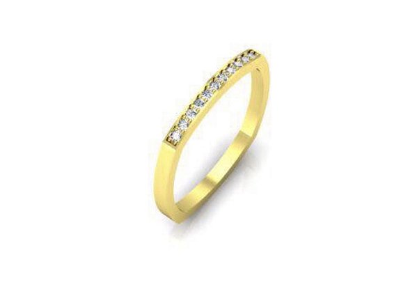 Aliança Quadrada com Diamantes em ouro amarelo 18k