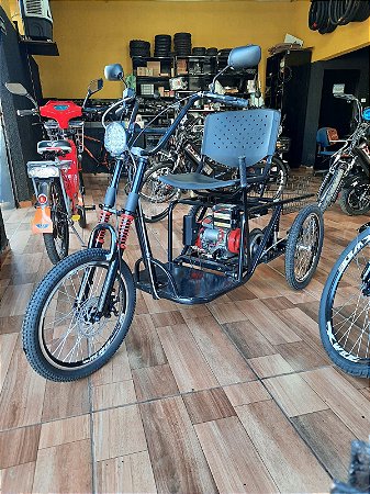 Triciclo Motorizado Mão Bikes  Com Cadeira Motor Toyama 4 T C/Partida Elétrica e Ré