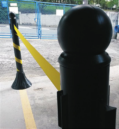 Pedestal Max com Fita Retrátil (Zebrado)