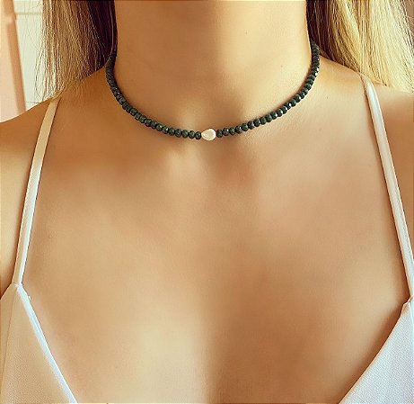 Chocker Cristais Verde Esmeralda e Pérola Natural de Água Doce Dourado