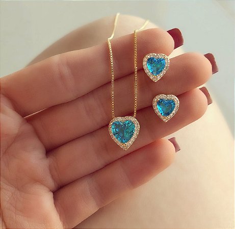 Conjunto Coração Pequeno de Cristal Azul Piscina e Zircônias Diamond Dourado