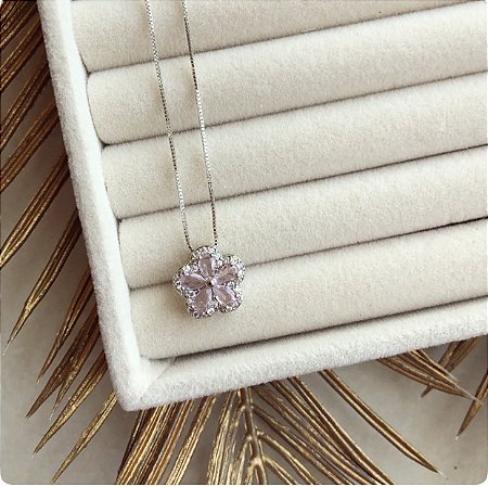 Corrente Flor Cravejada de Zircônias Diamond e Rosa Claro Ródio Branco