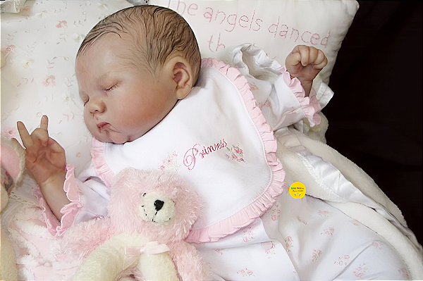 Boneca Bebê Reborn Menina Spencer 49 Cm Olhos Fechados Bebê Gordinha Linda Encantadora Com Enxoval