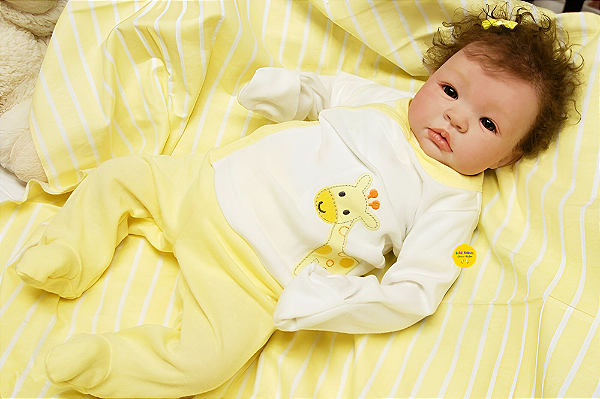 Bebê Reborn Menina Shyann 43 Cm Olhos Abertos Um Verdadeiro Presente Acompanha Lindo Enxoval E Chupeta