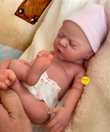 Bebê Reborn Menina Isabela 35 Cm Olhos Fechados Silicone Sólido Pode Dar Banho Bebê Realista