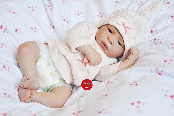 Bebê Reborn Menina Michelle 45 Cm Olhos Abertos Parece De Verdade Acompanha Enxoval E Acessórios