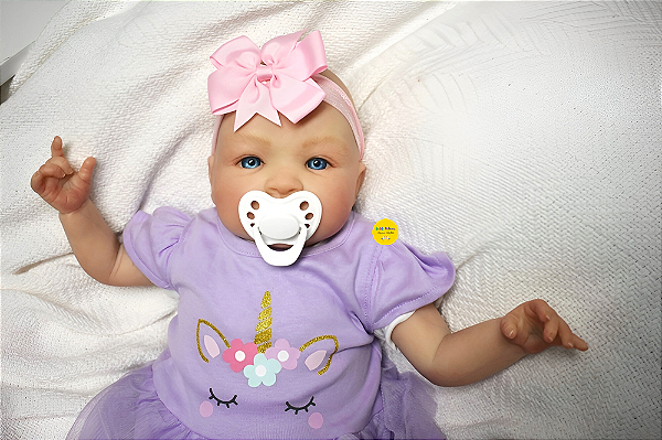 Boneca Bebê Reborn Menina Shyann 43 Cm Olhos Abertos Acompanha Enxoval E Chupeta Oferta