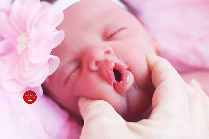 Boneca Bebê Reborn Menina Charlotte 46 Cm Olhos Fechados Linda Bebê Recém Nascida Silicone Sólido