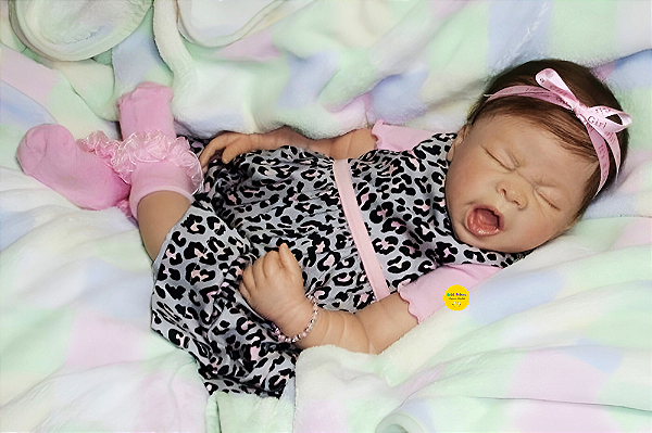 Bebê Reborn Menina Evie 51 Cm Olhos Fechados Bebê Chorando Com Detalhes Reais Acompanha Enxoval