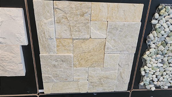 Pastilha de Pedras Naturais - Stone - PN02 - Leblon - Glass Mosaic