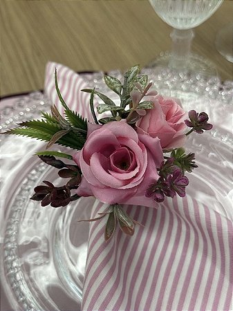 Porta-Guardanapo Floral com Rosas Rosa – Mesa Posta Delicada