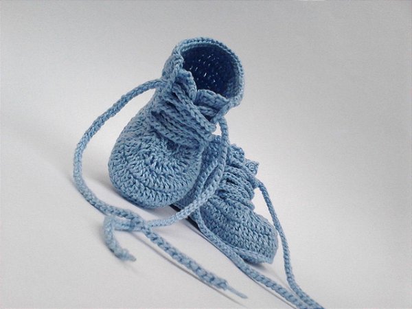 A351 Botinha de croche de menino azul bebe - MM Sapatinhos