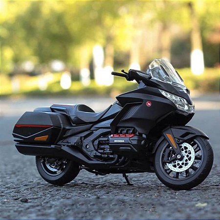 Miniatura Honda Gold Wing 1800 2020 Preto Welly 1:12