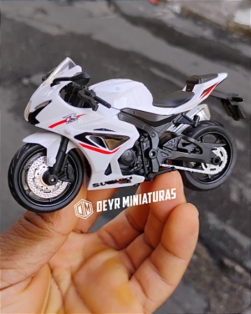 Miniatura Suzuki GSX 1000R Branco Escala 1:18