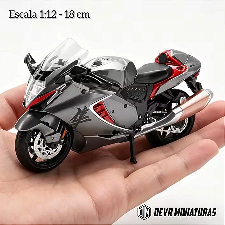 Miniatura Suzuki Hayabusa 2024 Cinza Metálico Edição 25 Anos CCA 1:12 - 18 cm