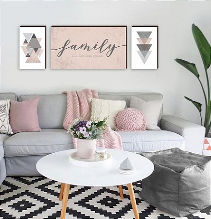 Trio de quadros decorativos Family personalizado + Geométricos - fundo rosa [BOX DE MADEIRA]