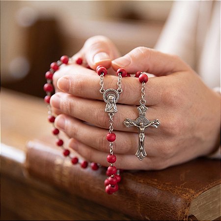 Terço vermelho de Medjugorje – Perfumado + Lencinho