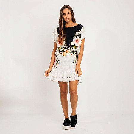 saia curta de babado