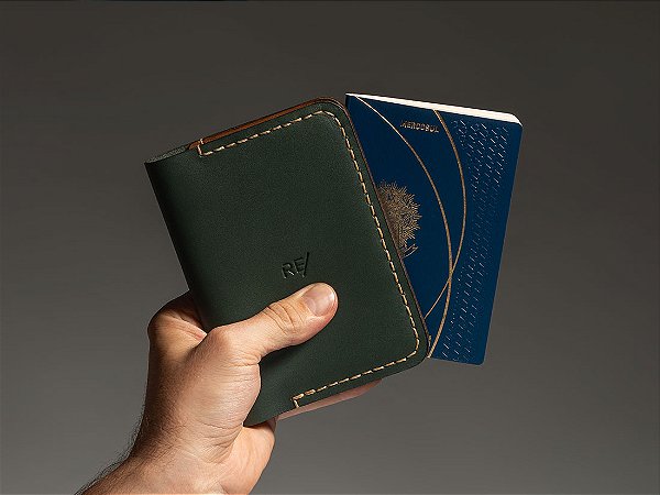 Capa para Caderneta e Passaporte - Couro Bicolor Verde e Caramelo