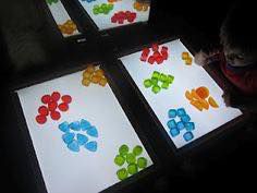 Mesa de Luz Branca e Colorida Reggio Emilia