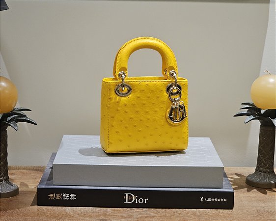Christian Dior -  Lady Dior em couro de avestruz