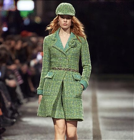 Chanel - Bermudão em tweed verde 2024/25