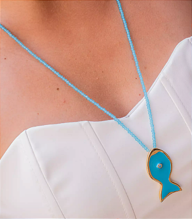 Colar Longo Cristais Azul com Peixe Maxi Resinado