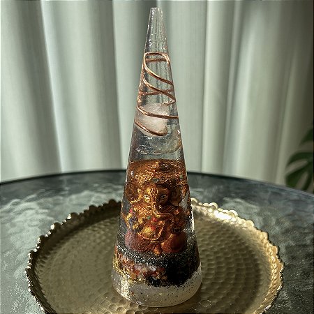 Cone Orgonite Prosperidade e Abertura de Caminhos e Superação de Obstáculos Com Ganesha - Olho de Tigre, Pirita e Cornalina