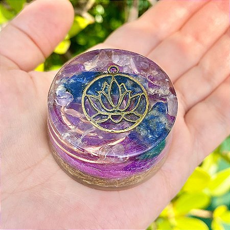 Orgonite redondo mini flor de lótus - Renovação, deixar o passado para trás em direção a uma vida com plenitude