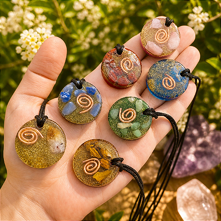 Kit 7 pingentes Orgonite - citrino, quartzo azul, jaspe vermelho, opala rosa, olho de tigre, quartzo verde e pirita