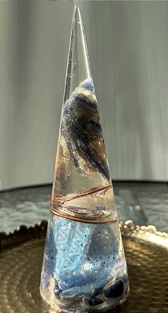 Cone Orgonite Conexão, Alinhamento e Conexão com os Anjos - Com pedras Cianita(Espada de Arcanjo Miguel) e Sodalita