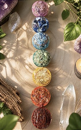 Kit Orgonite 7 Chakras com Jaspe Vermelha, Cornalina, Citrino, Quartzo verde, Quartzo Azul, Sodalita e Ametista