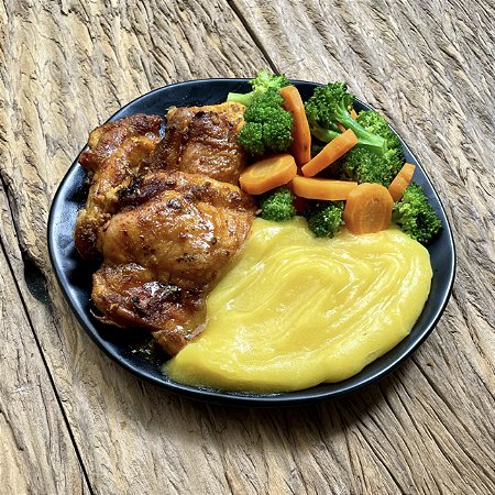 Filé de coxa assado, purê de mandioquinha e cenoura com brócolis - 300g