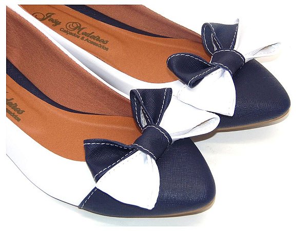 sapatilha com laço grande