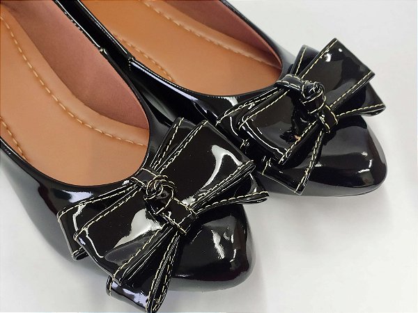 sapatilha com laço grande