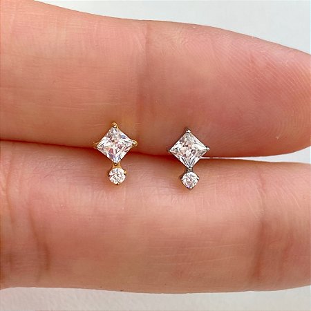 LABRET TITÂNIO QUADRADO PONTINHO ZIRCÔNIAS